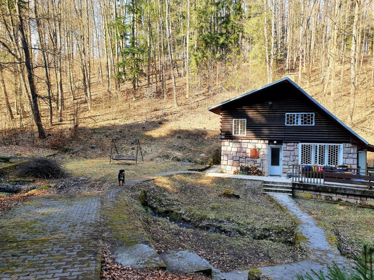 Horska Chata V Srdci Kremnickych Hor Villa Banska Bystrica Exterior photo