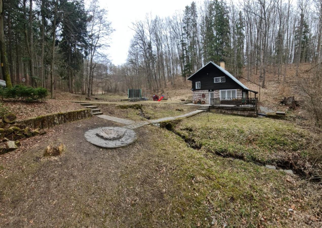 Horska Chata V Srdci Kremnickych Hor Villa Banska Bystrica Exterior photo