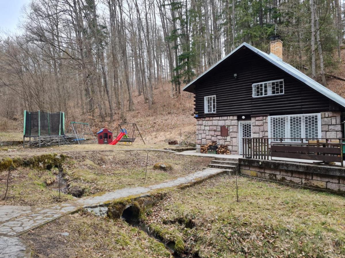 Horska Chata V Srdci Kremnickych Hor Villa Banska Bystrica Exterior photo